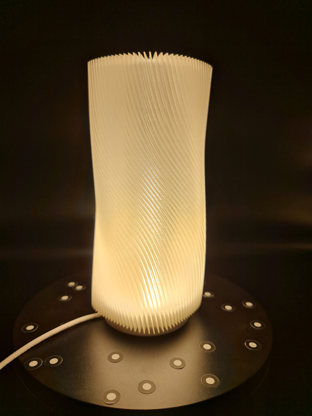 Персонализируема настолна лампа с абажур по ваш избор