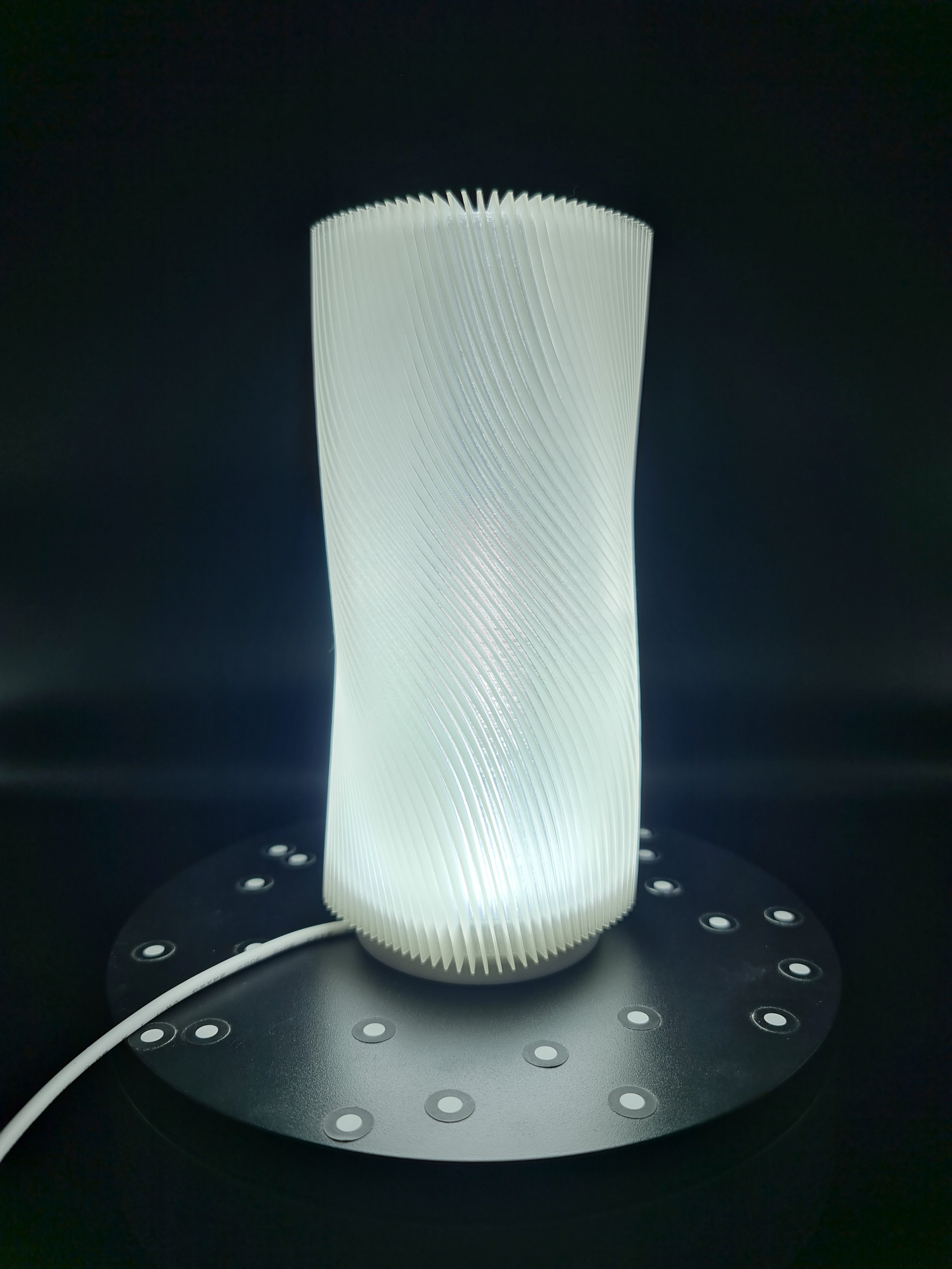 Персонализируема настолна лампа с абажур по ваш избор