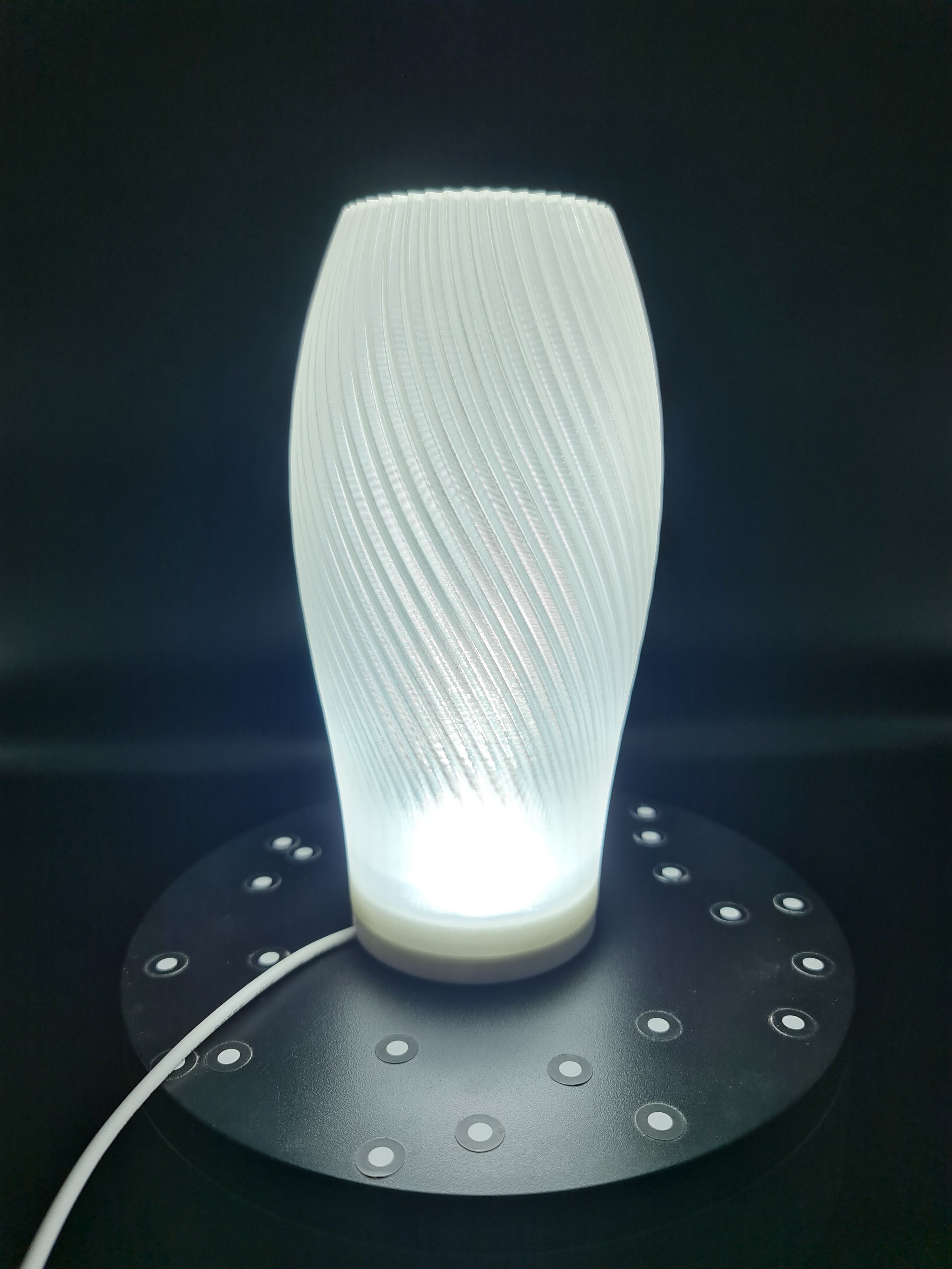 Персонализируема настолна лампа с абажур по ваш избор