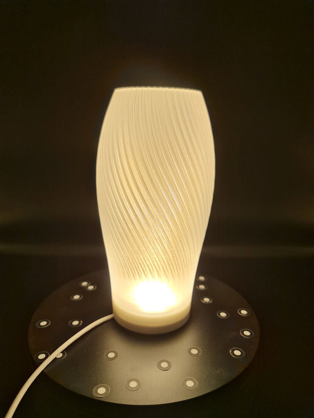 Персонализируема настолна лампа с абажур по ваш избор