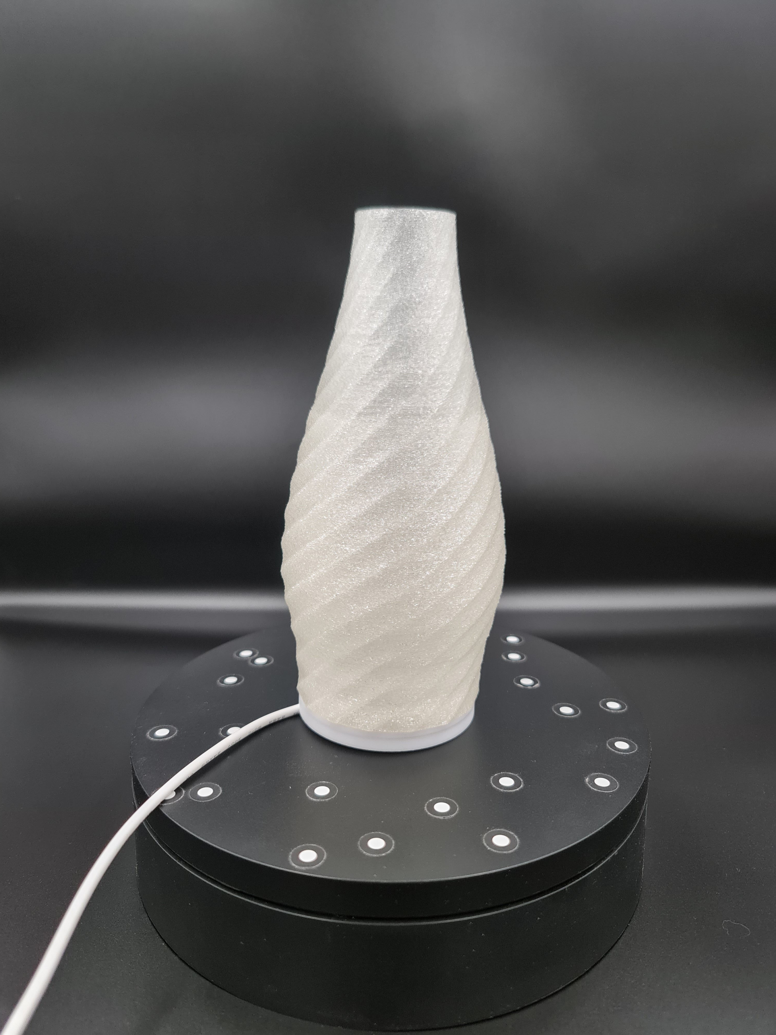 Персонализируема настолна лампа с абажур по ваш избор