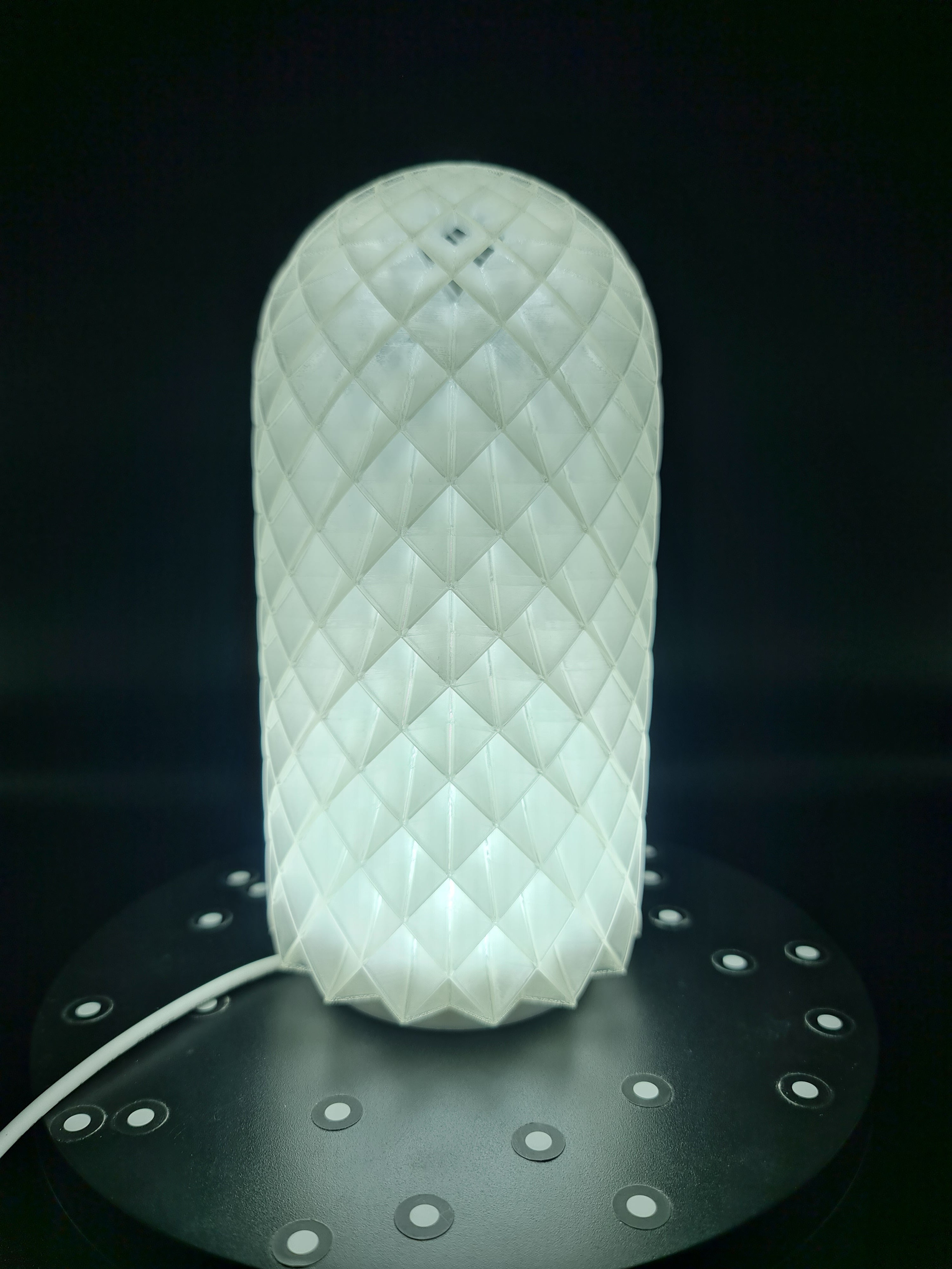 Персонализируема настолна лампа с абажур по ваш избор