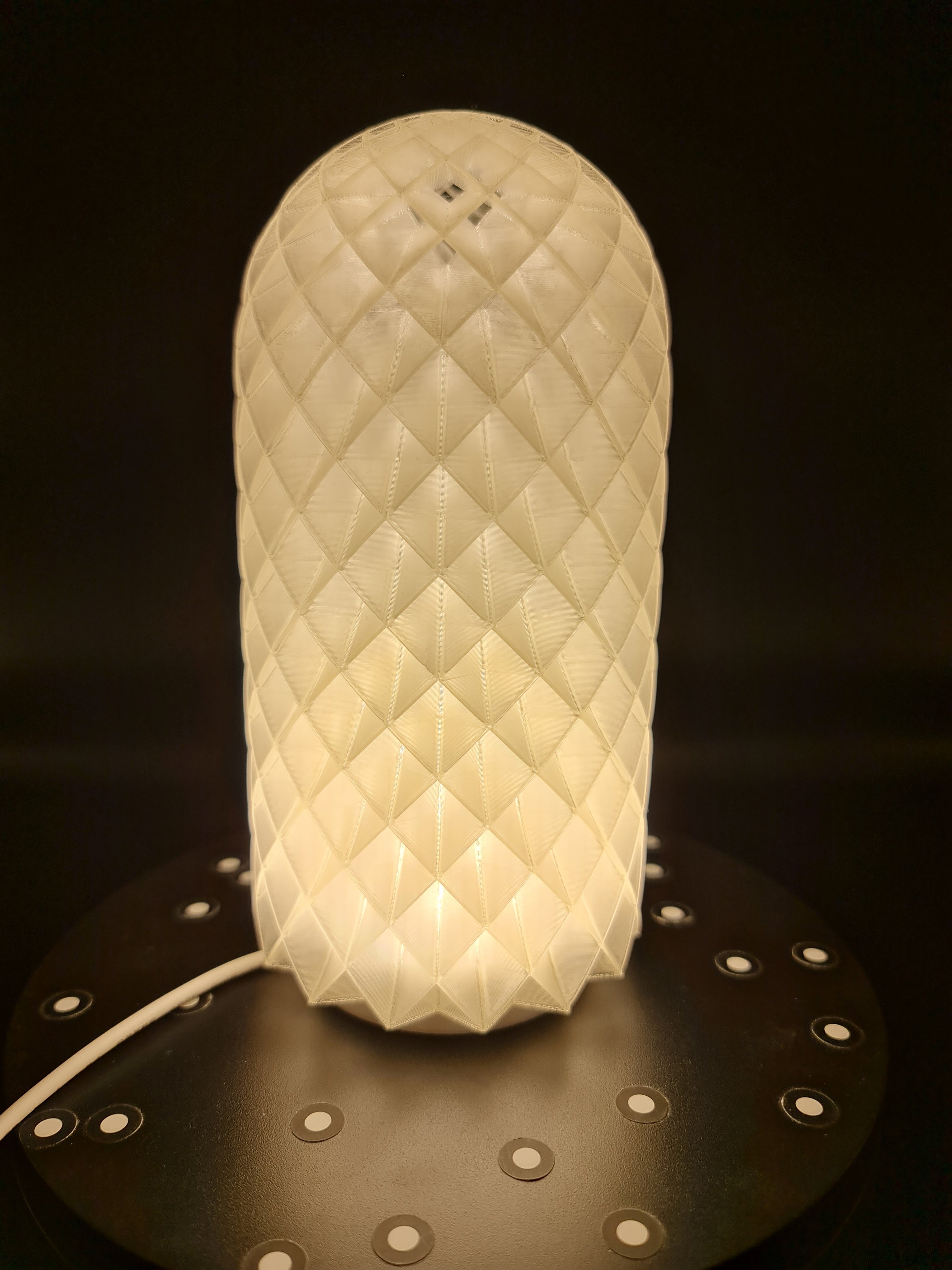 Персонализируема настолна лампа с абажур по ваш избор