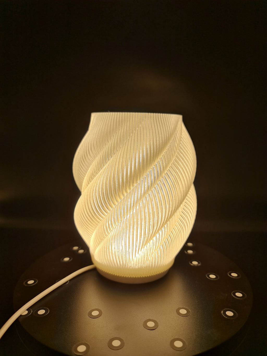 Персонализируема настолна лампа с абажур по ваш избор