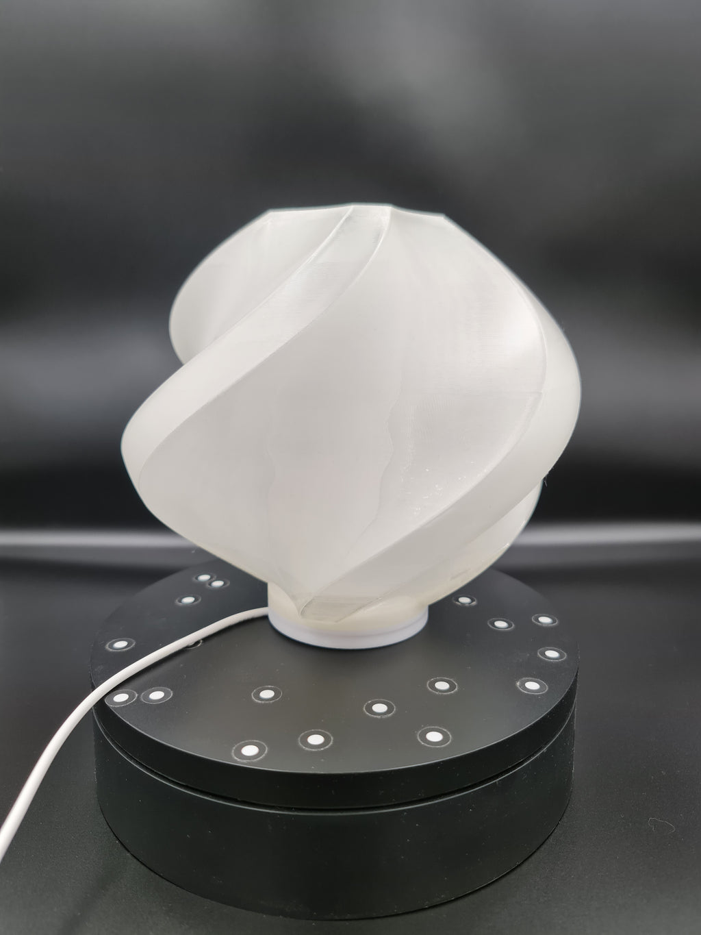 Персонализируема настолна лампа с абажур по ваш избор