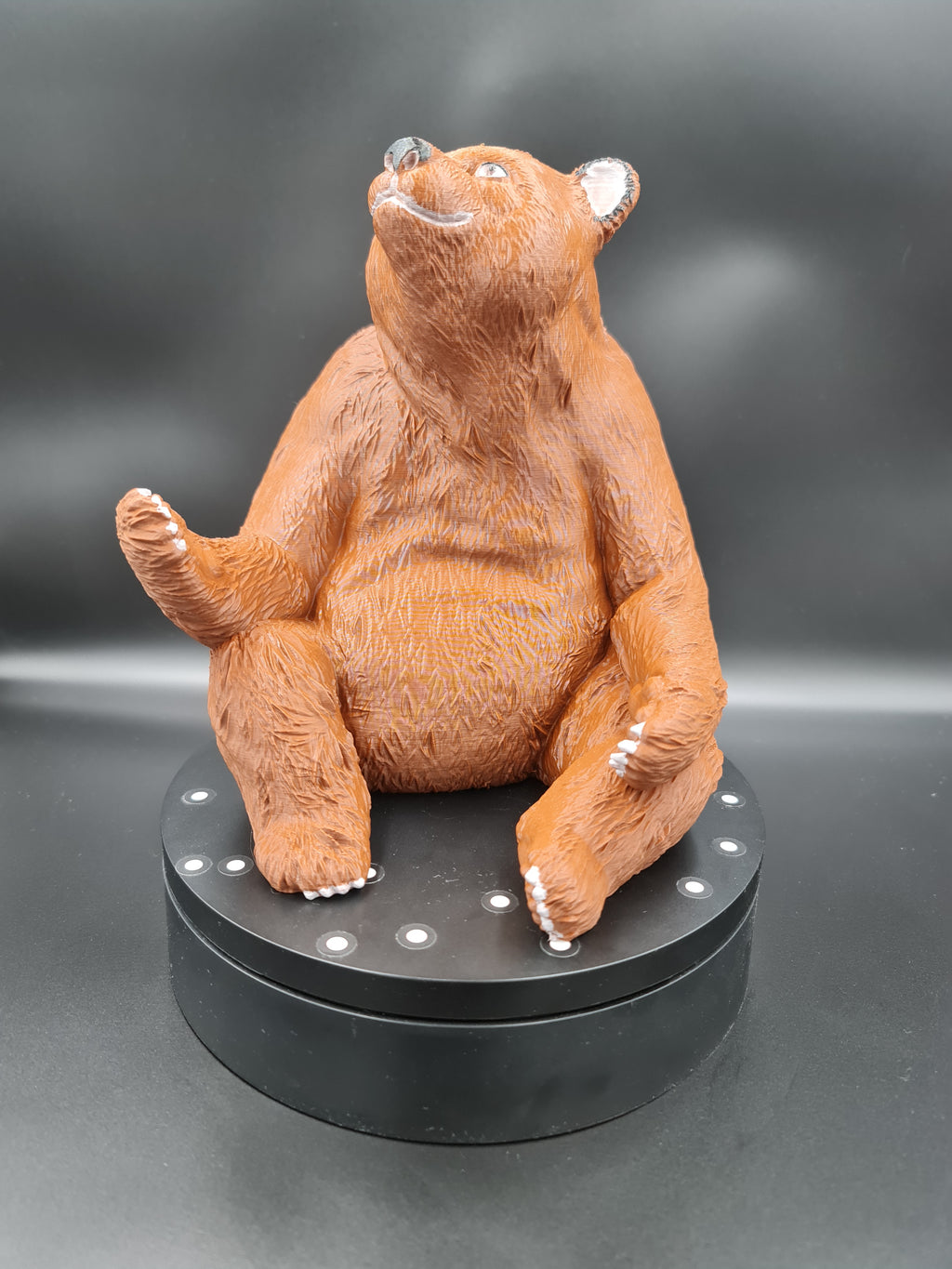 Държачът за бутилка вино „Мечка“