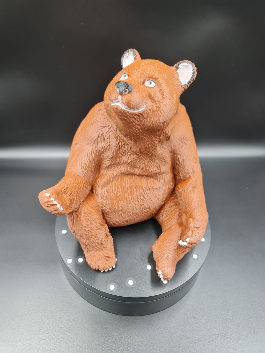 Държачът за бутилка вино „Мечка“