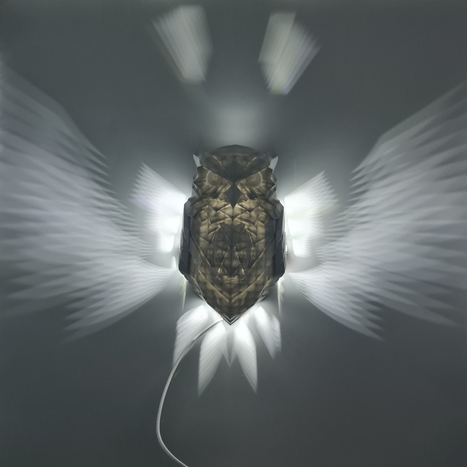 Стенна лампа „Мъдрата сова“