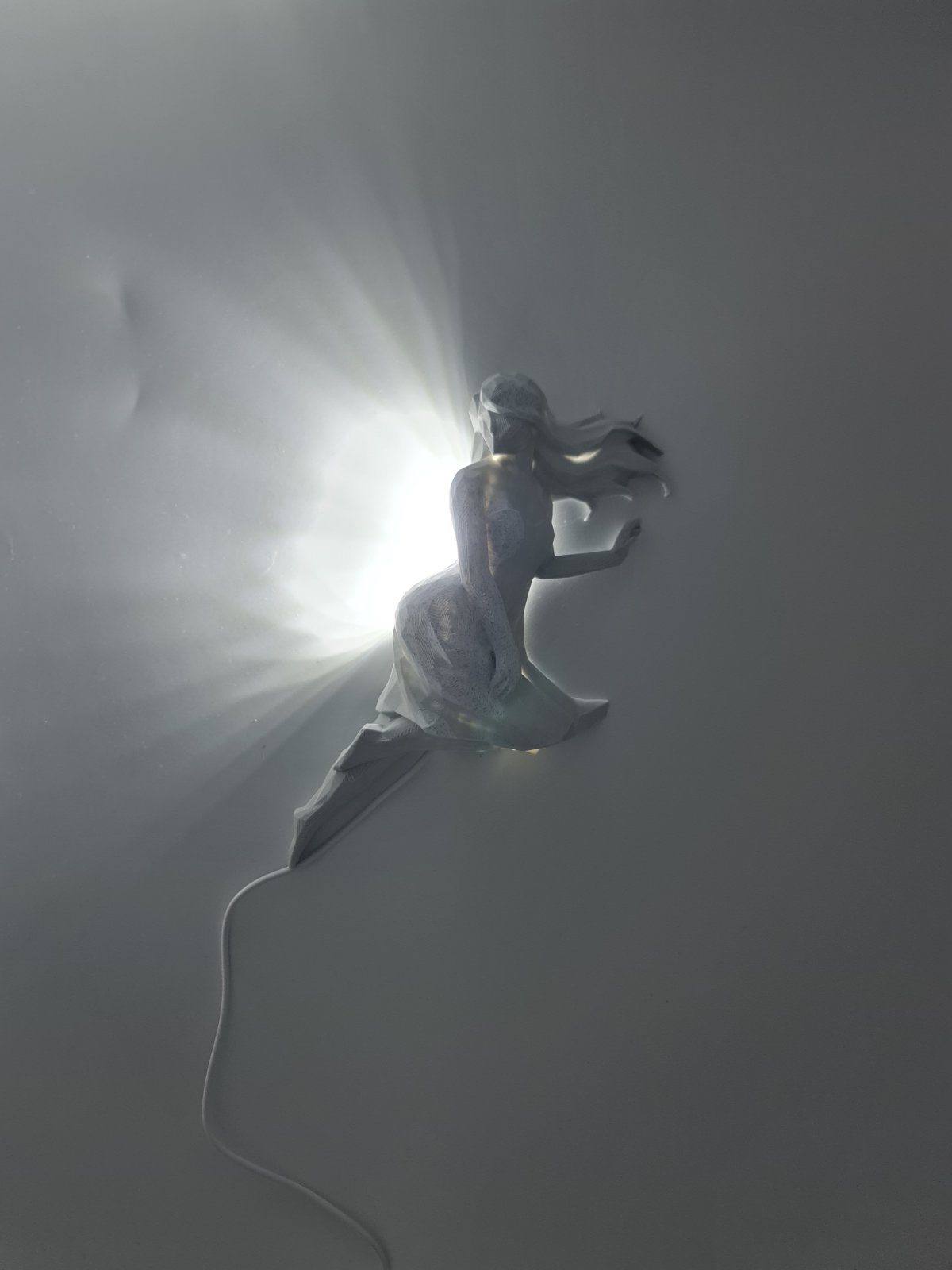 Причудлива стенна лампа фея